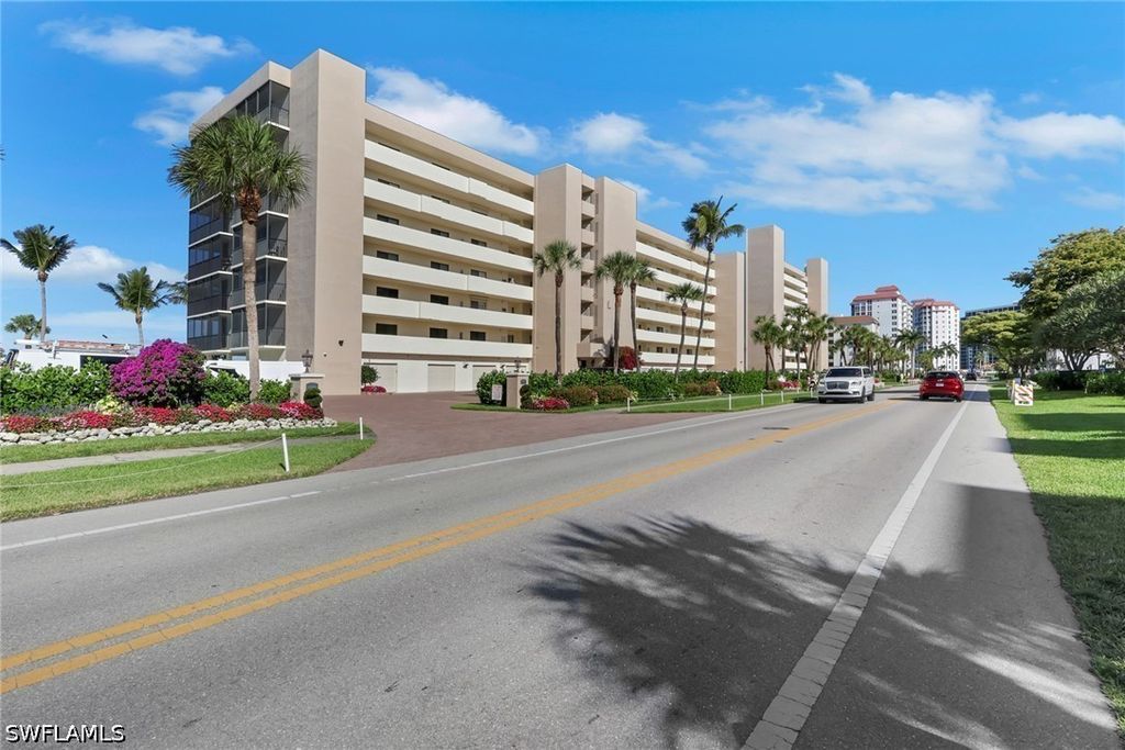 10475 Gulf Shore Dr 161, Naples