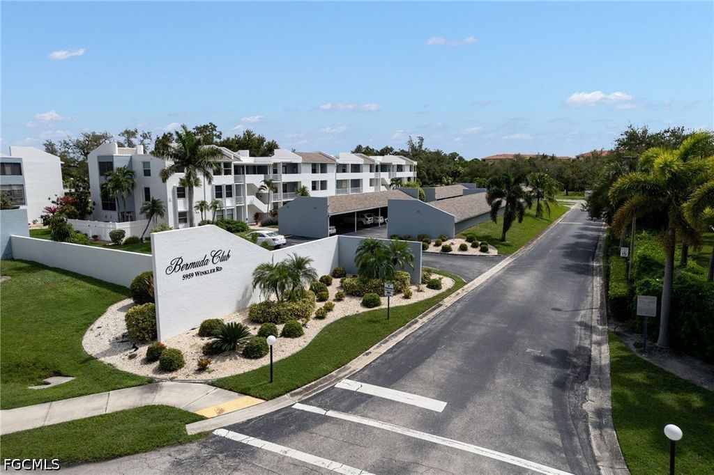 5959 Winkler Rd 103, Fort Myers