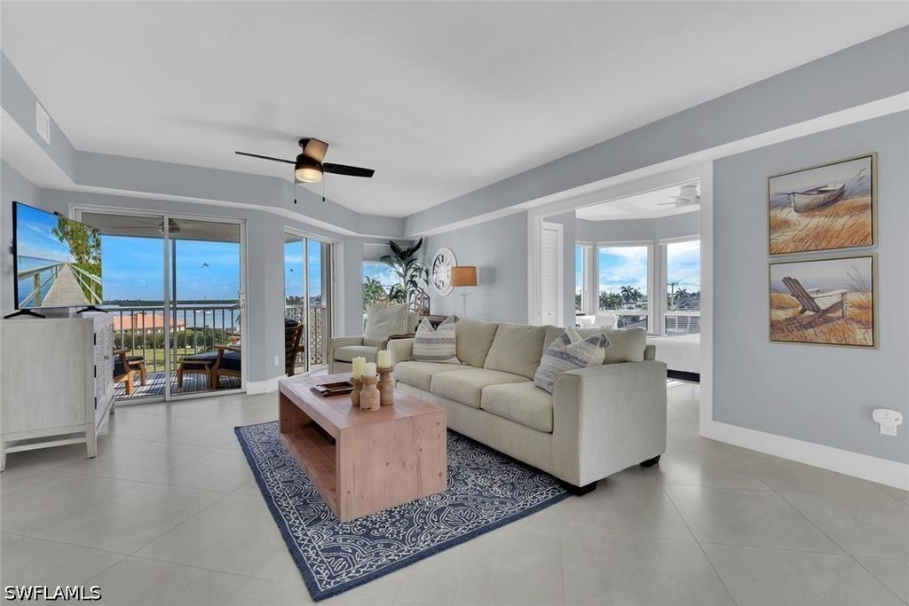 991 N Barfield Dr 401, Marco Island
