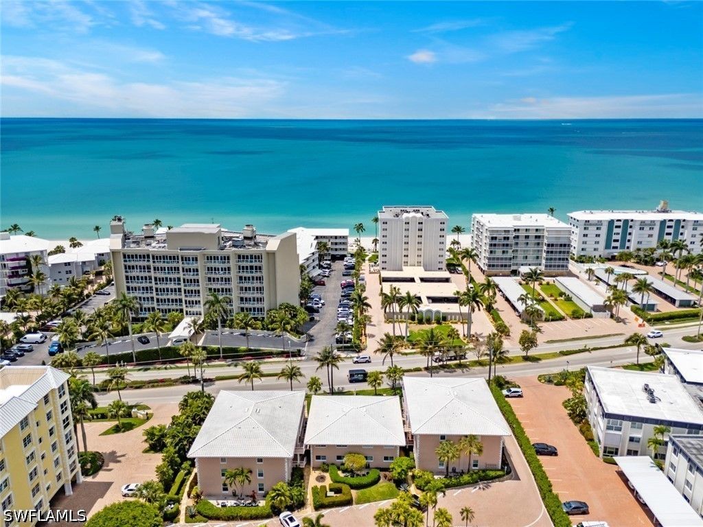 1910 Gulf Shore Blvd N 104, Naples