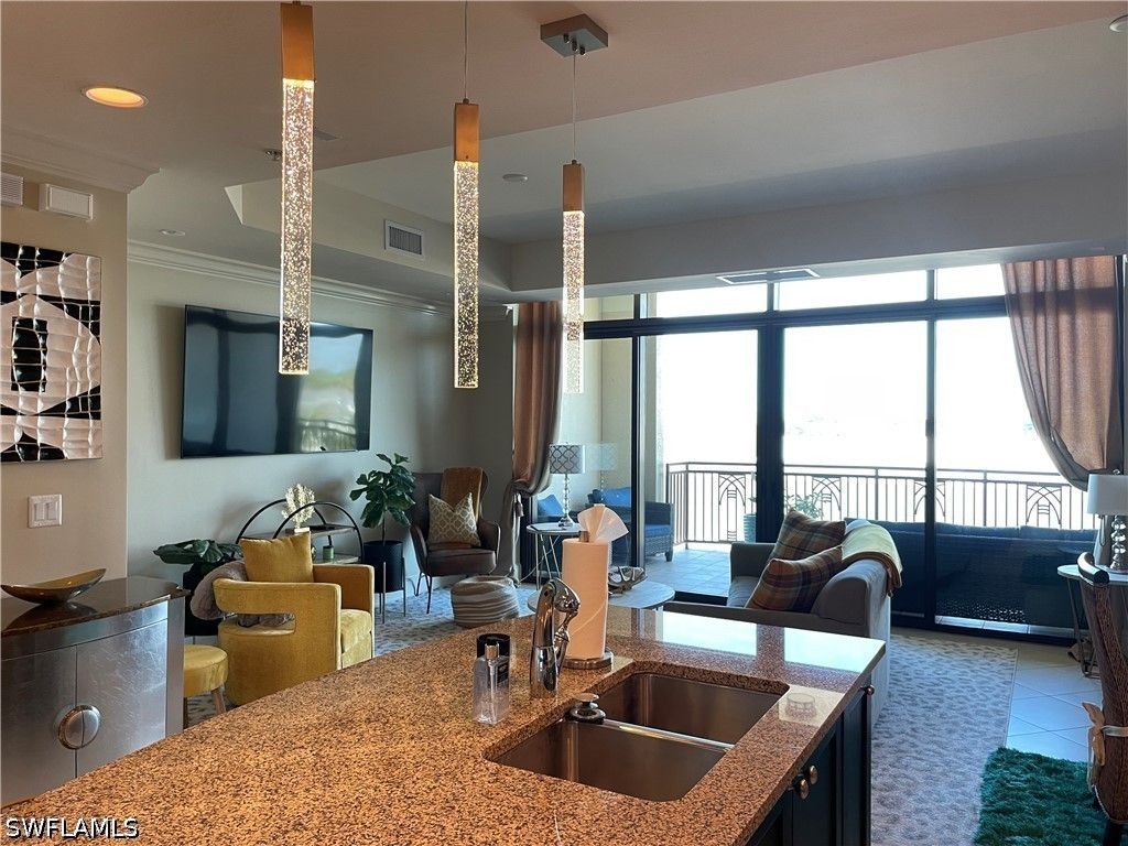 9115 Strada Pl 5417, Naples