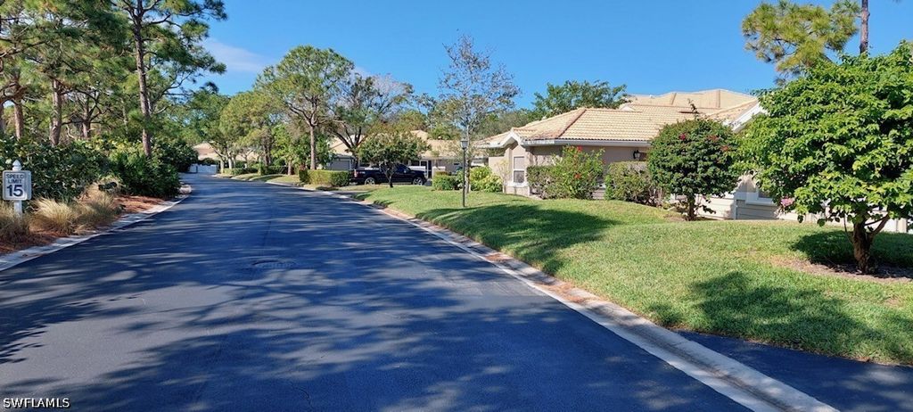306 Emerald Bay Cir J5, Naples
