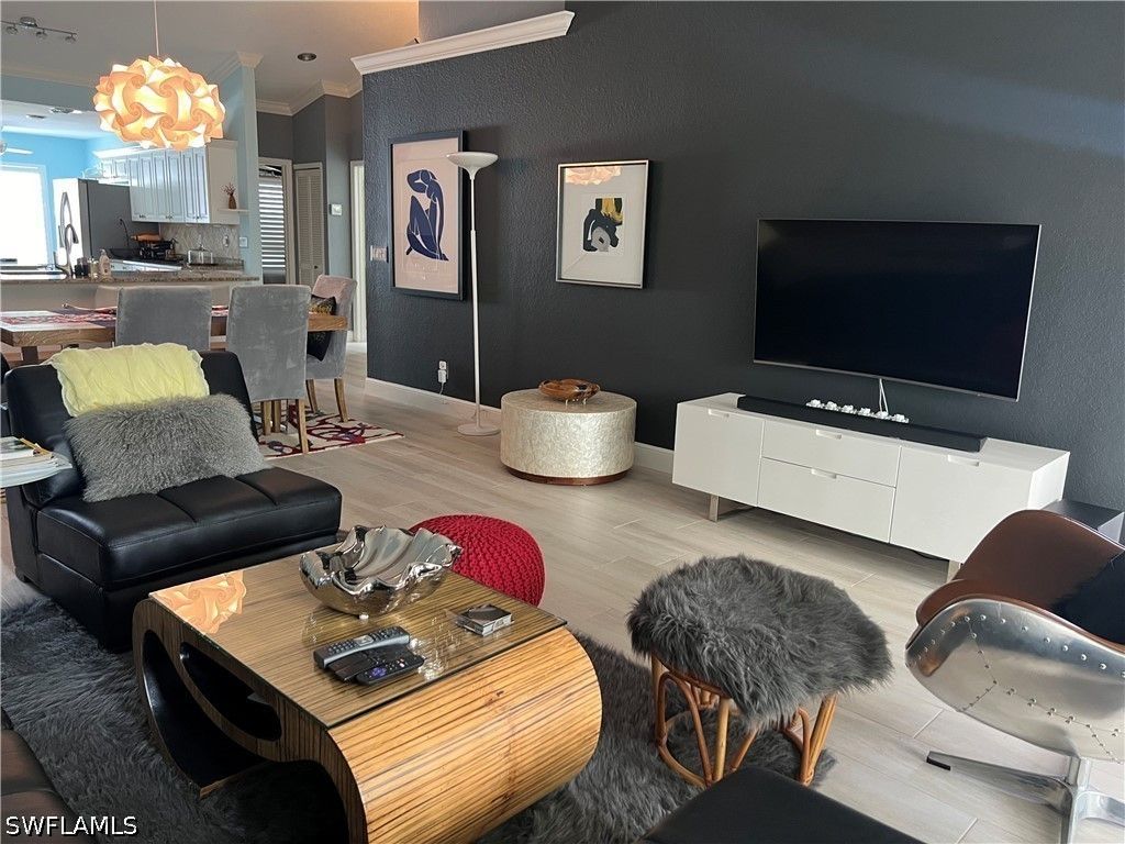 1095 Partridge Cir 201, Naples