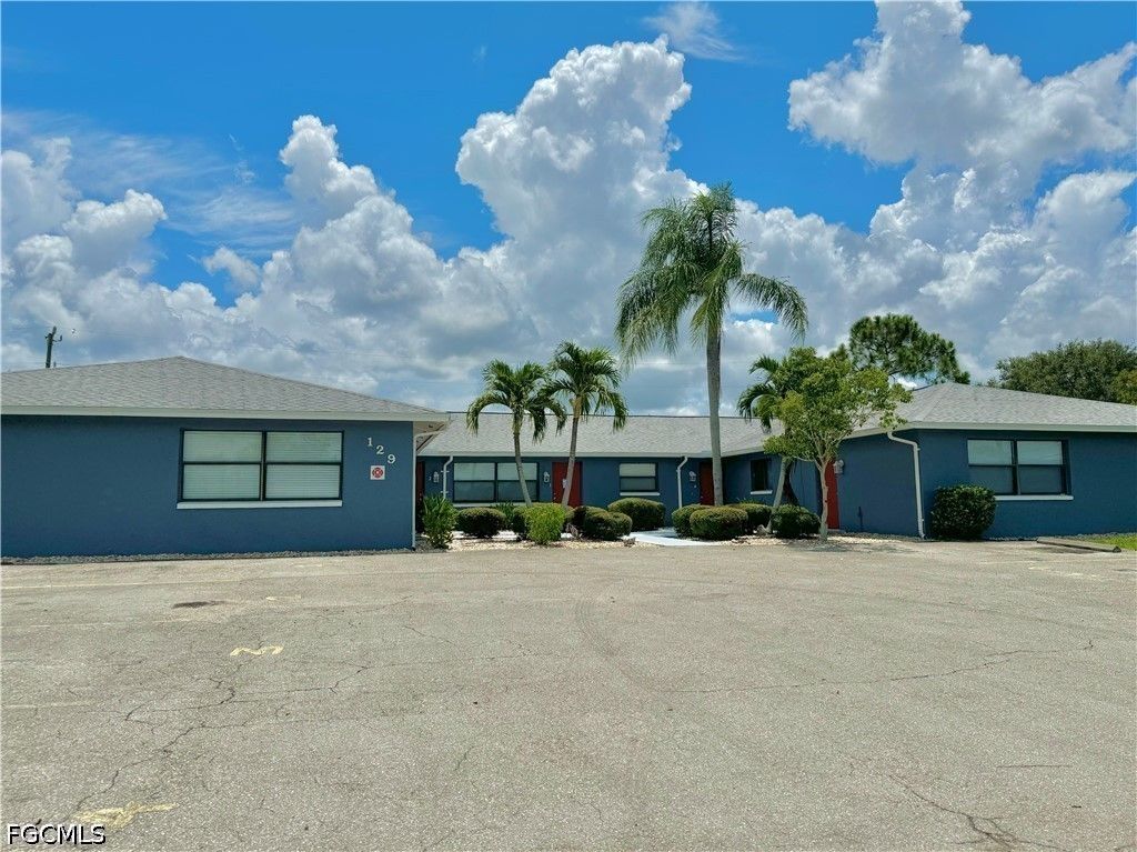129 Se 23rd Pl -unit 4, Cape Coral