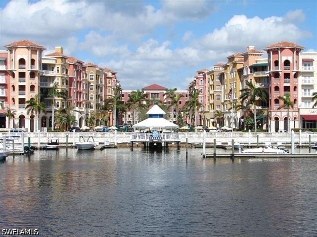451 Bayfront Pl 5206, Naples
