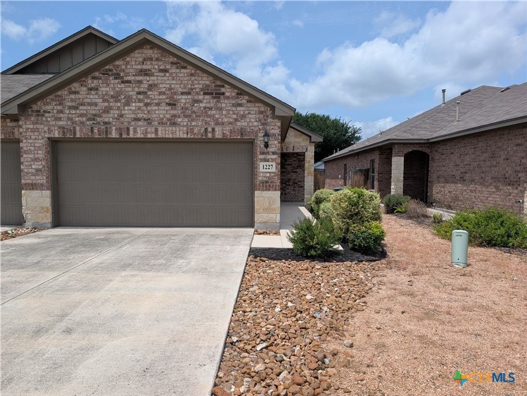 1227 Old Fm 306, New Braunfels
