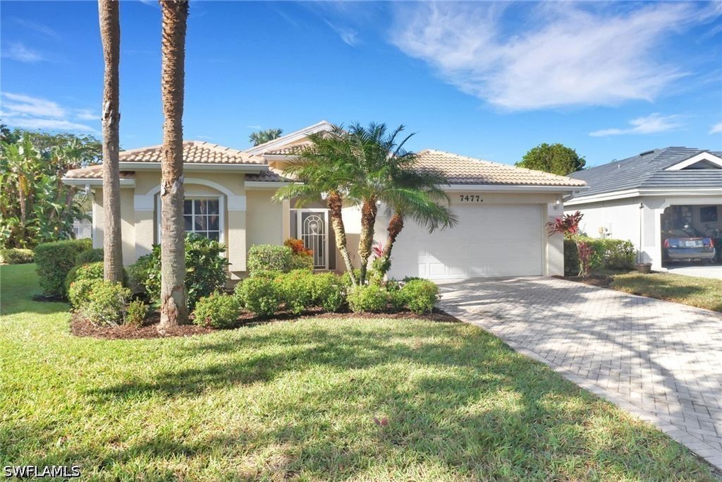 7477 Lourdes Ct, NAPLES