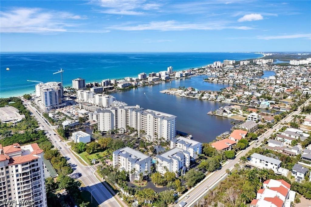 410 Flagship Dr 605, Naples