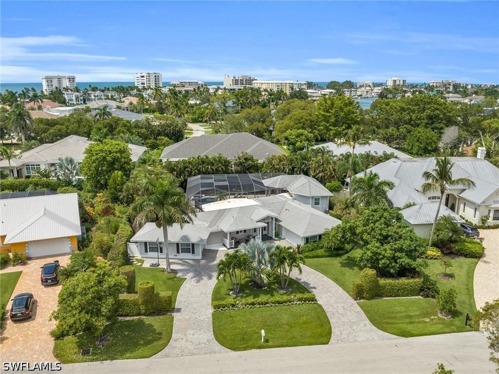 1627 Murex Ln, Naples