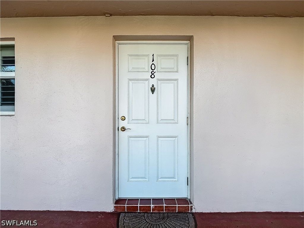 175 Turtle Lake Ct 108, Naples
