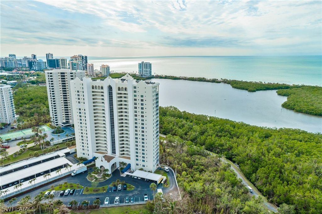 5550 Heron Point Dr 1804, NAPLES