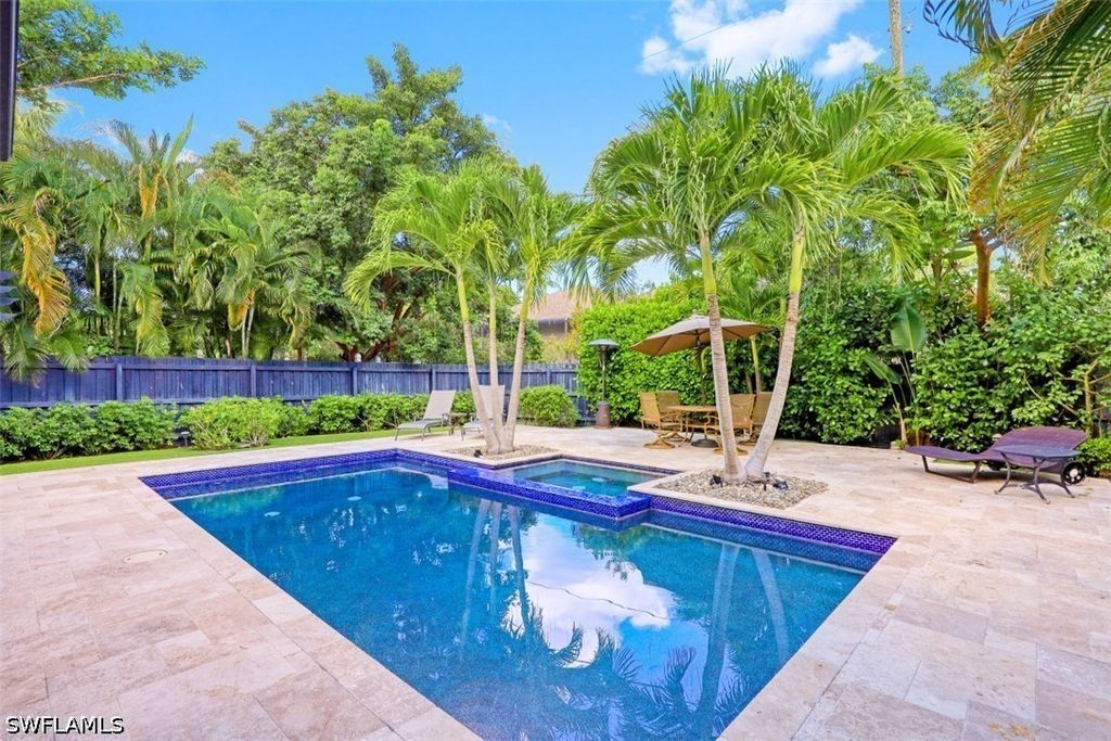 1199 9th Ave N, NAPLES