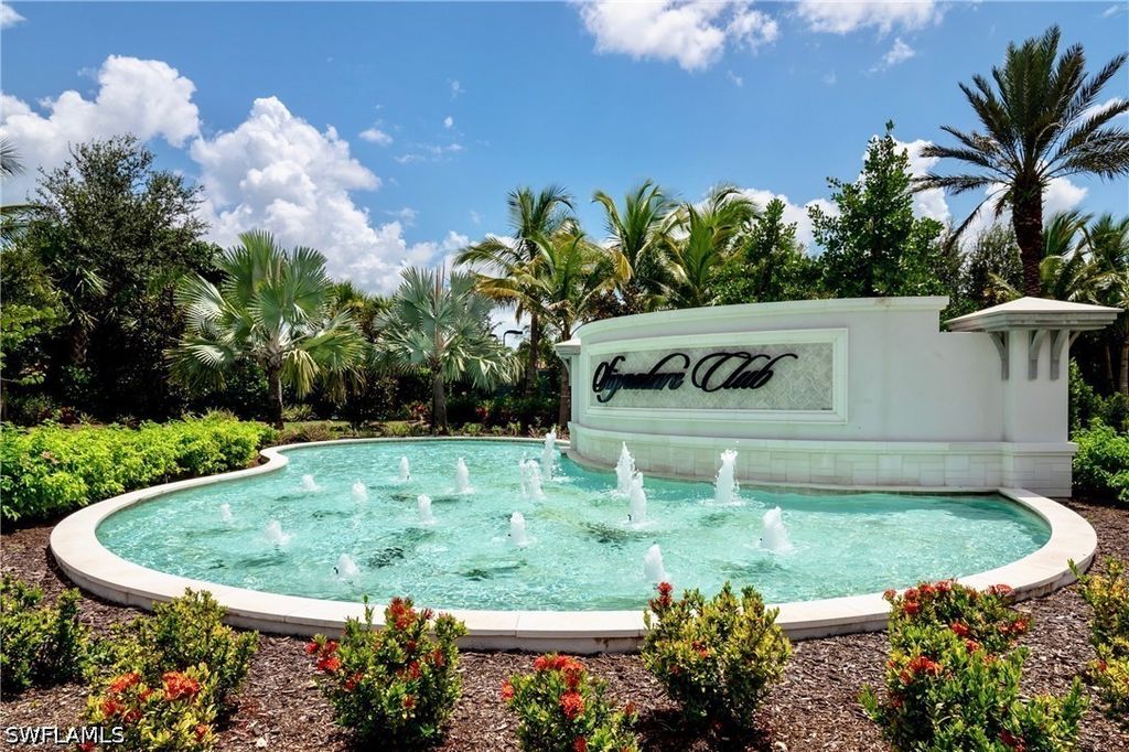 8008 Signature Club Cir, NAPLES