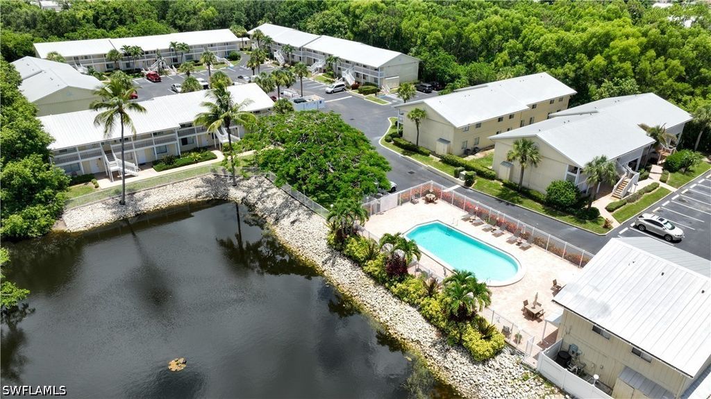 4621 Bayshore Dr Q3, Naples