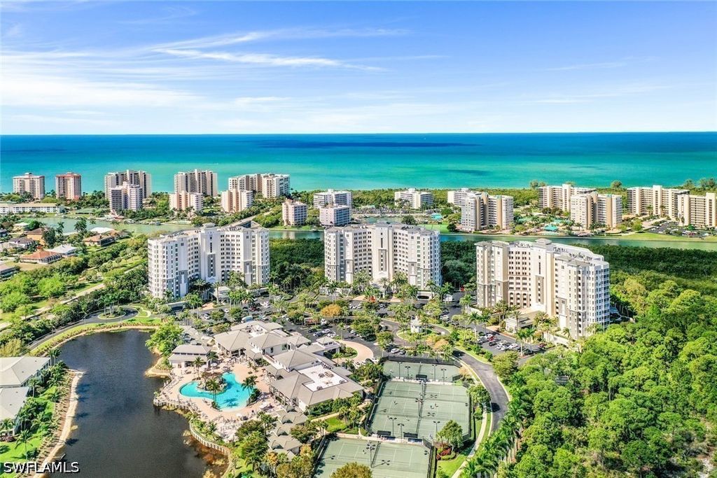 325 Dunes Blvd 406, Naples