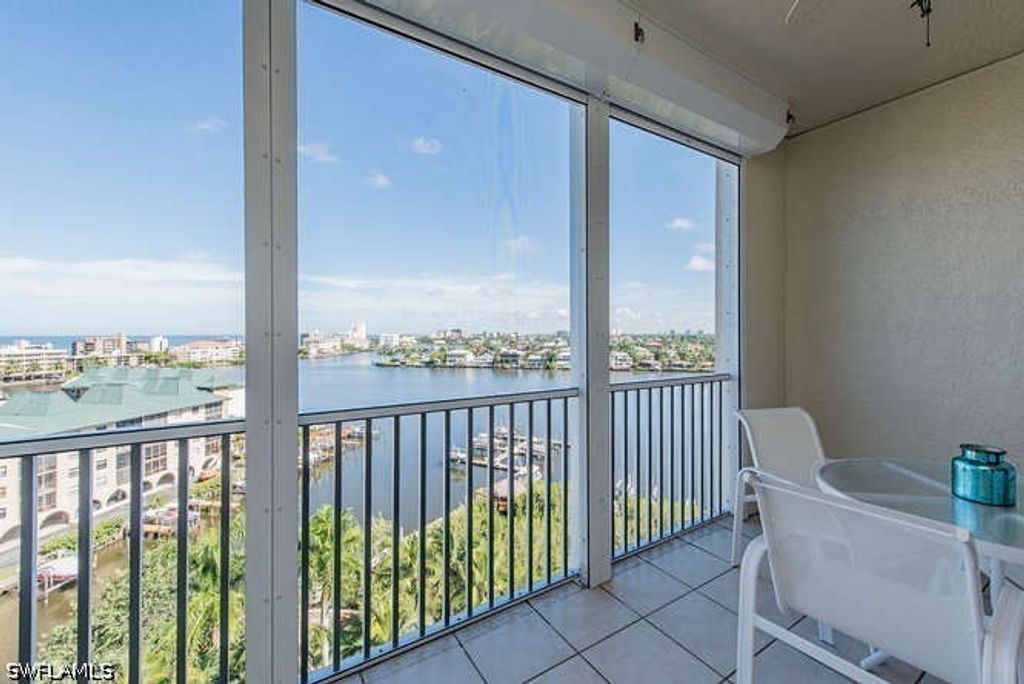 400 Flagship Dr 905, Naples