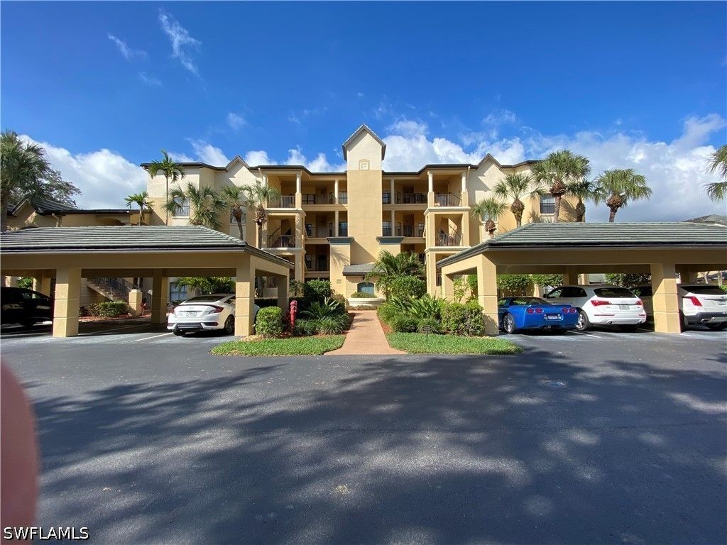 155 Vintage Cir 103, Naples