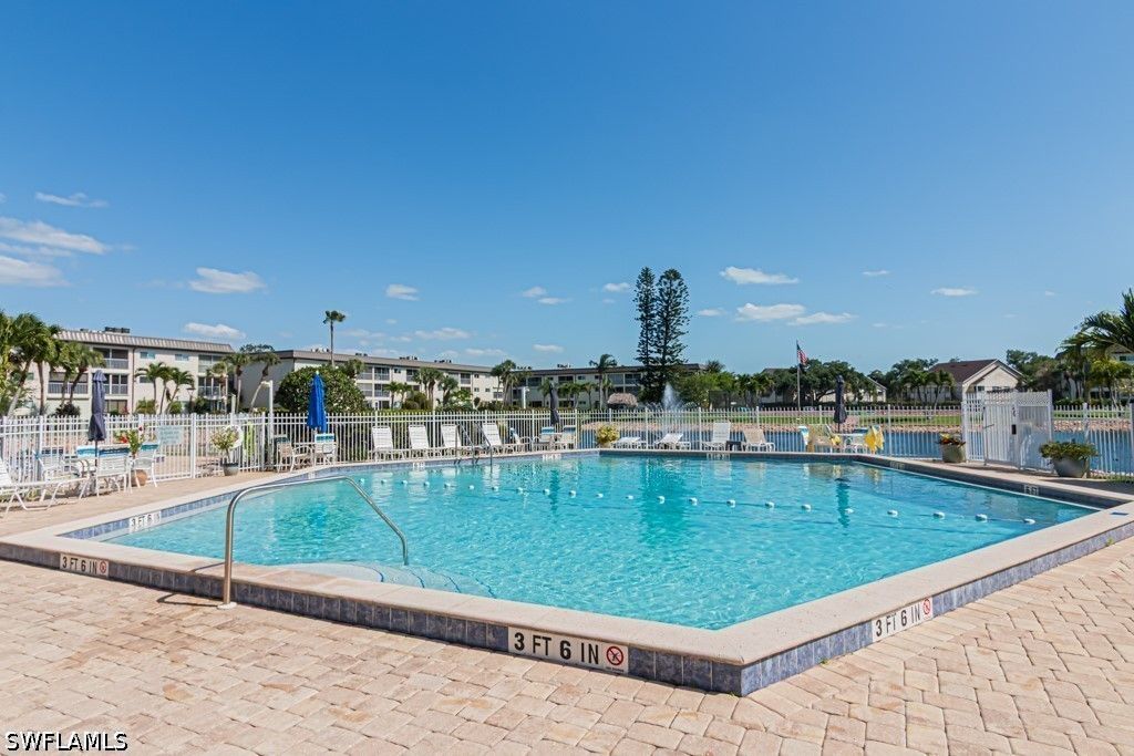 1022 Manatee Rd D107, Naples
