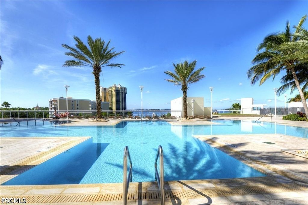 3000 Oasis Grand Blvd 407, Fort Myers