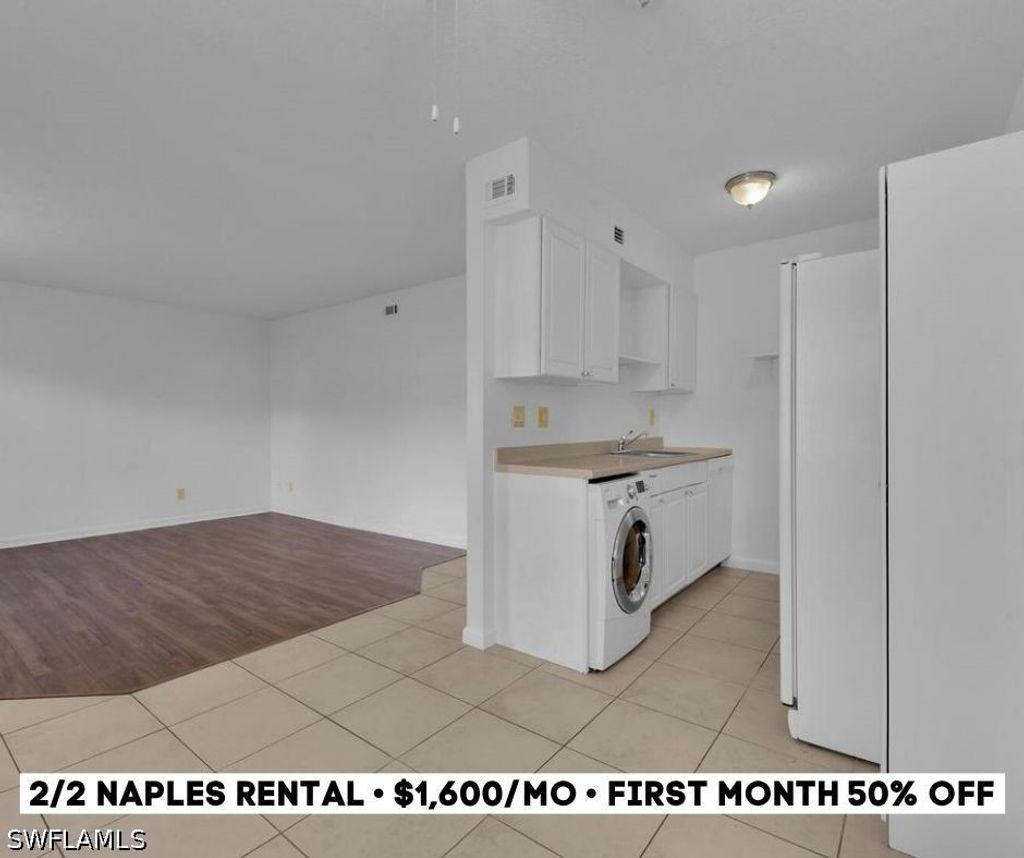 4617 Bayshore Dr H5, Naples