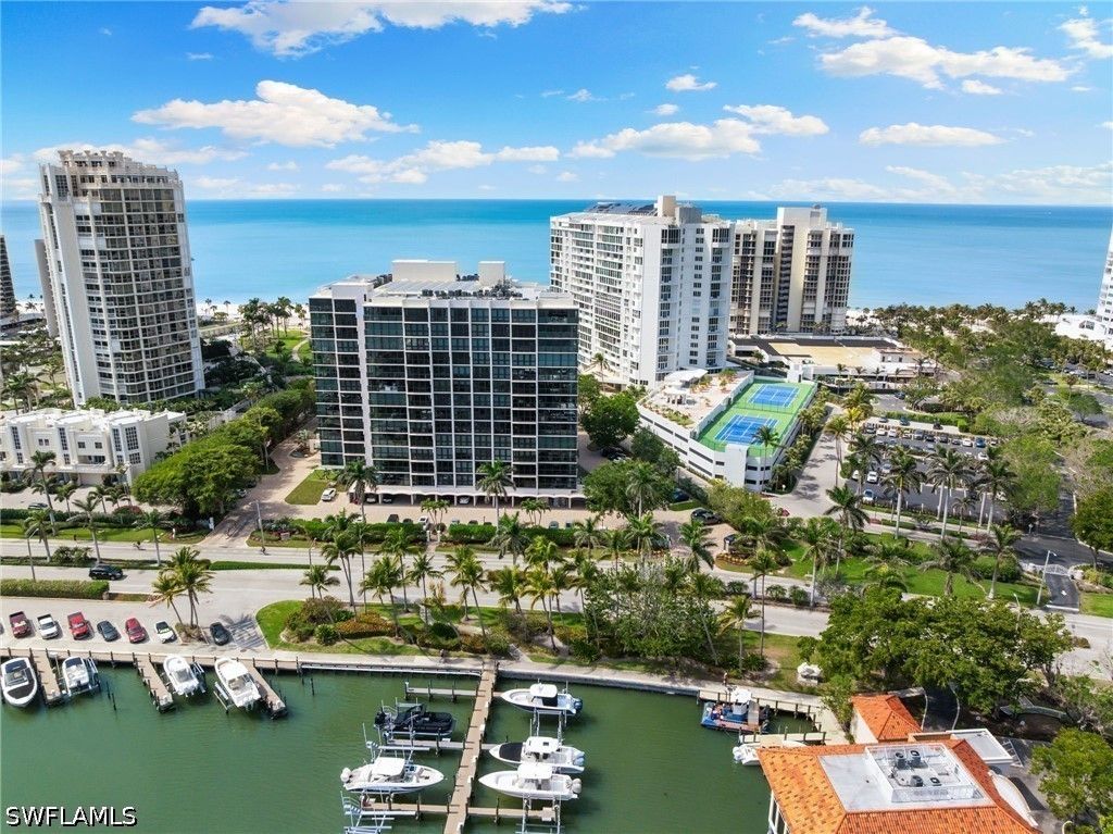 4031 Gulf Shore Blvd N 7d, Naples