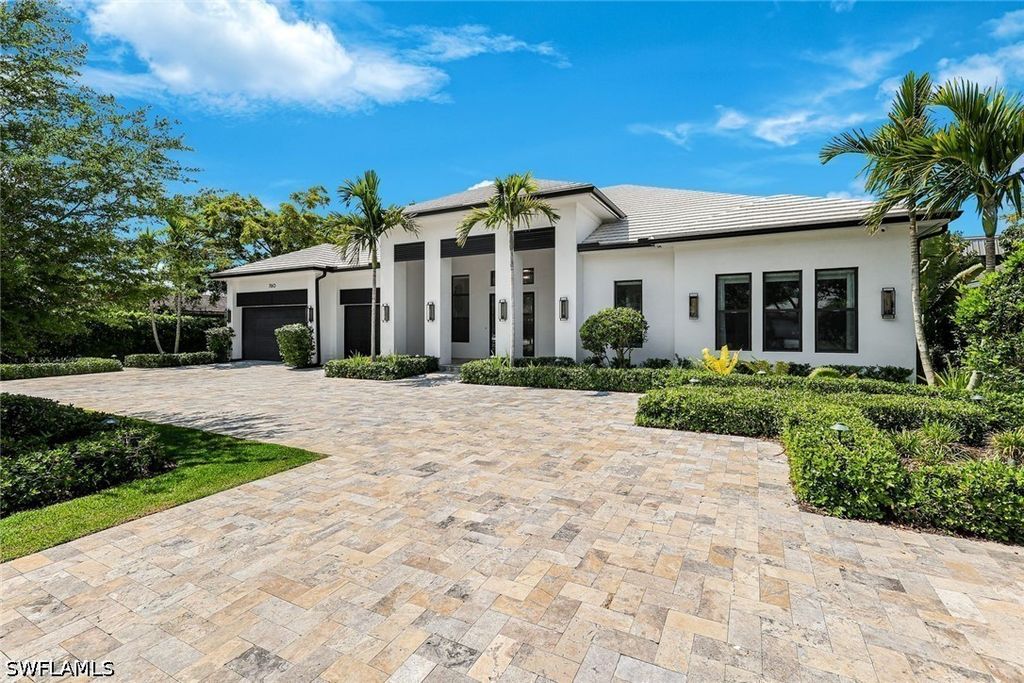 760 Park Shore Dr, Naples