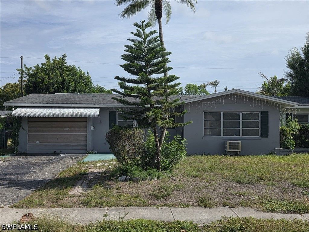 33 Broadway Cir, Fort Myers