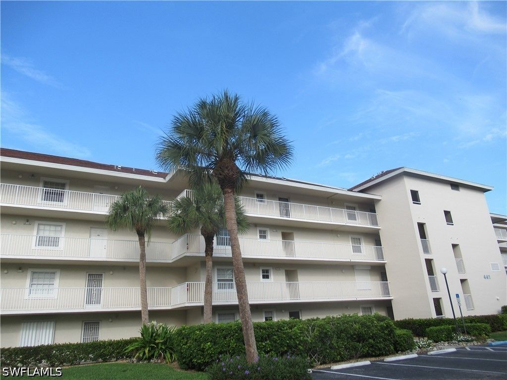 441 Quail Forest Blvd A106, Naples
