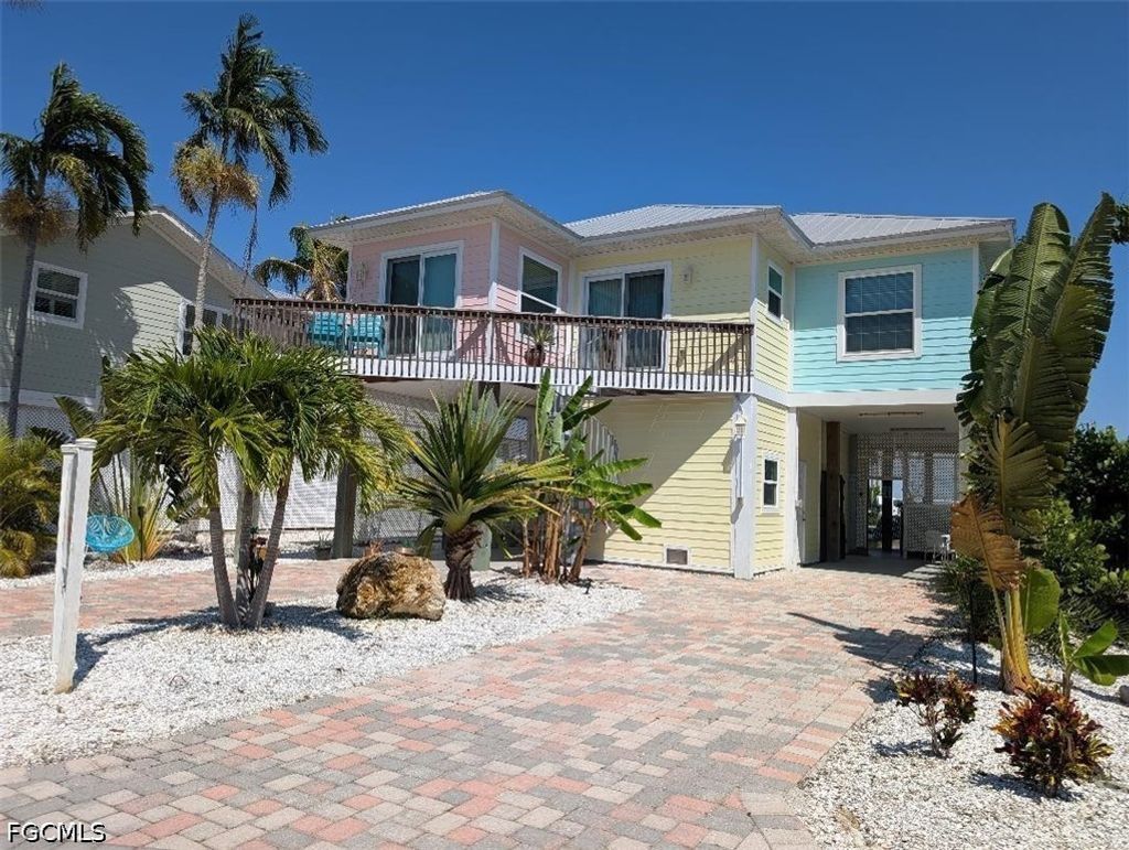 2579 Third St, Matlacha