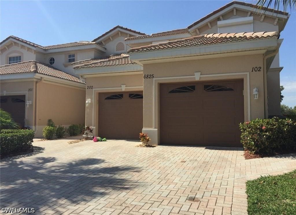 6825 Sterling Greens Dr 102, Naples