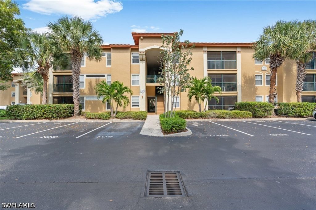8940 Colonnades Ct E 734, Bonita Springs