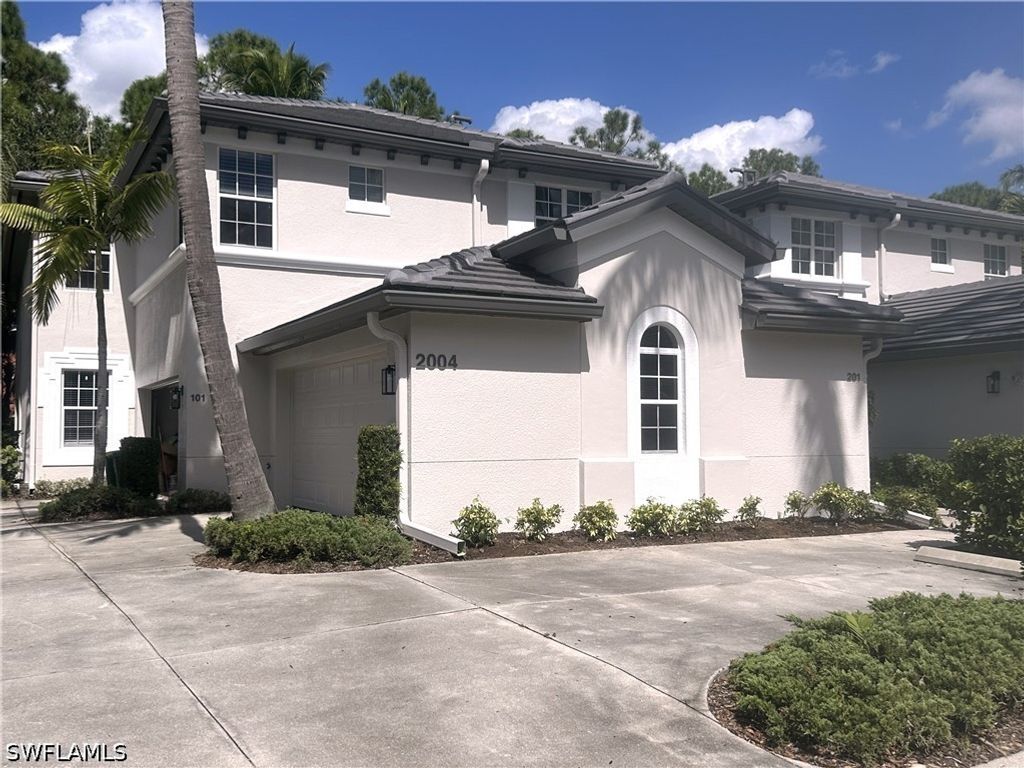 2004 Tarpon Bay Dr N 201, Naples