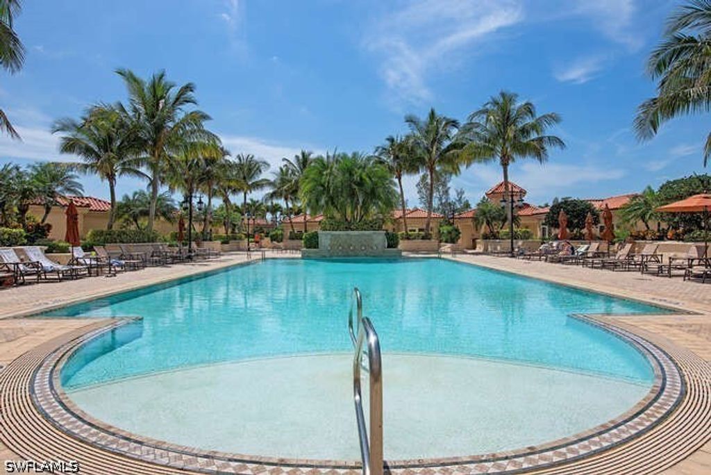 6597 Nicholas Blvd 1101, Naples