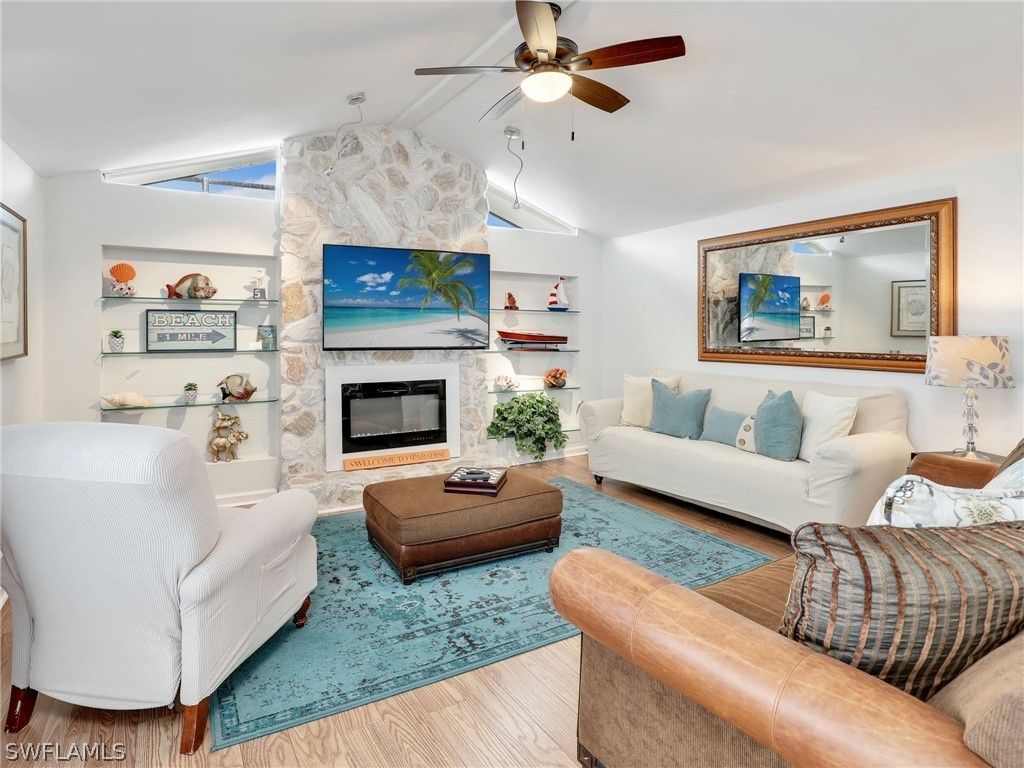 955 Iris Ct, Marco Island
