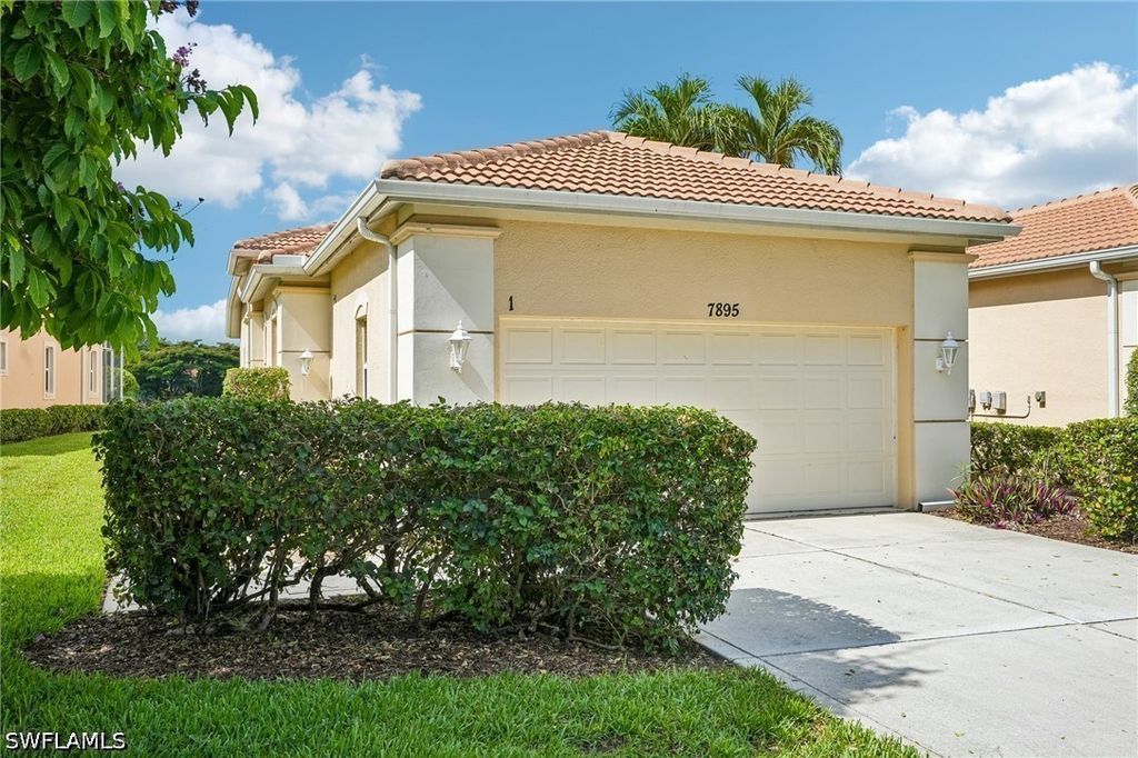 7895 Sanctuary Cir 117-1, Naples