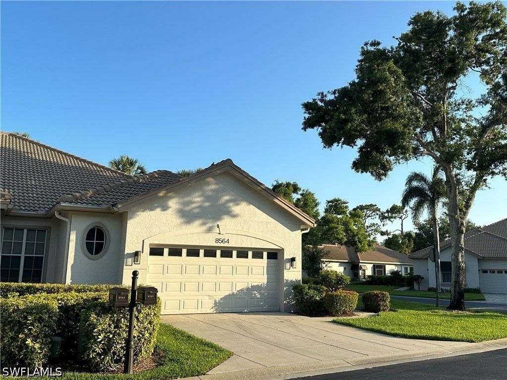 8564 Fairway Bend, Estero