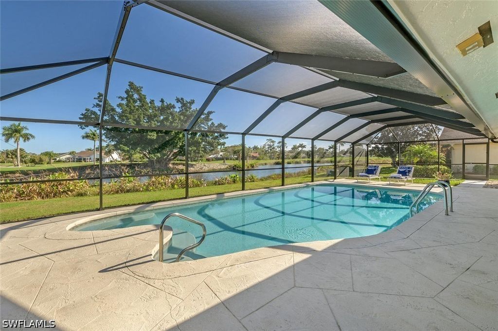 239 Torrey Pines Pt, Naples