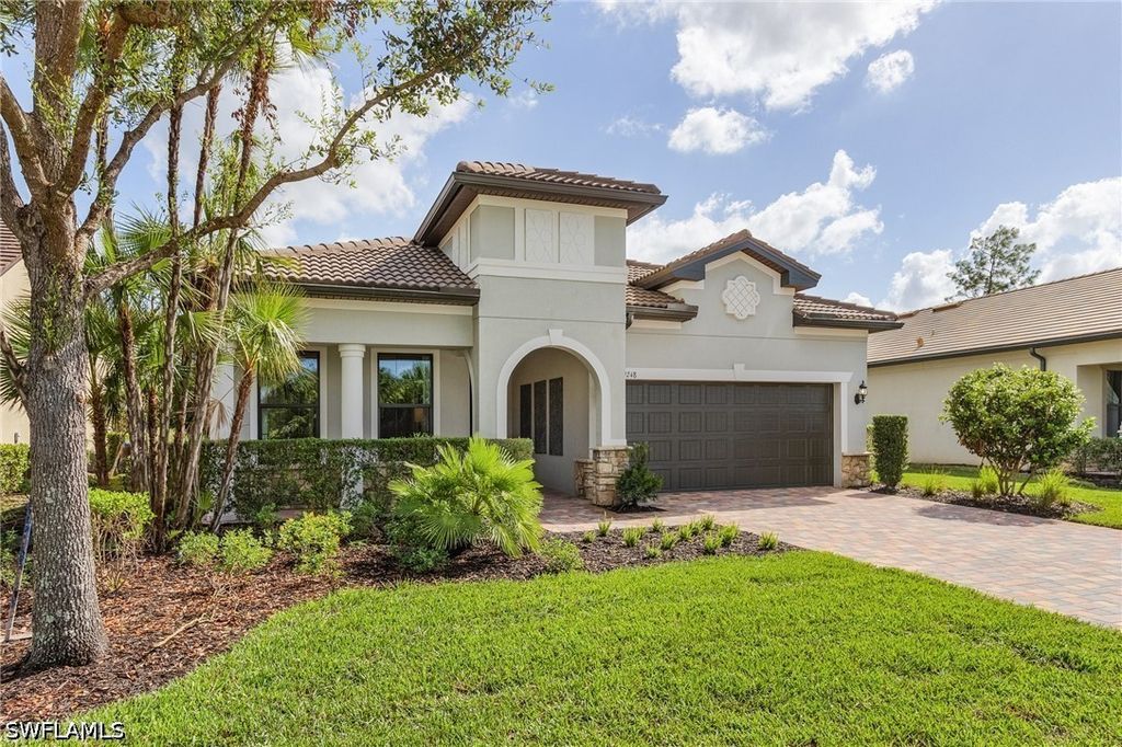 9248 Cormorant Dr, Naples