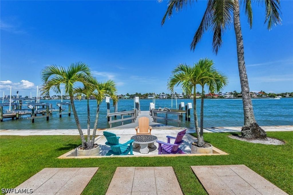 2143 Marina Dr, Naples