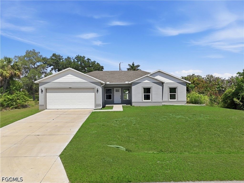 1406 Ford Cir, Lehigh Acres