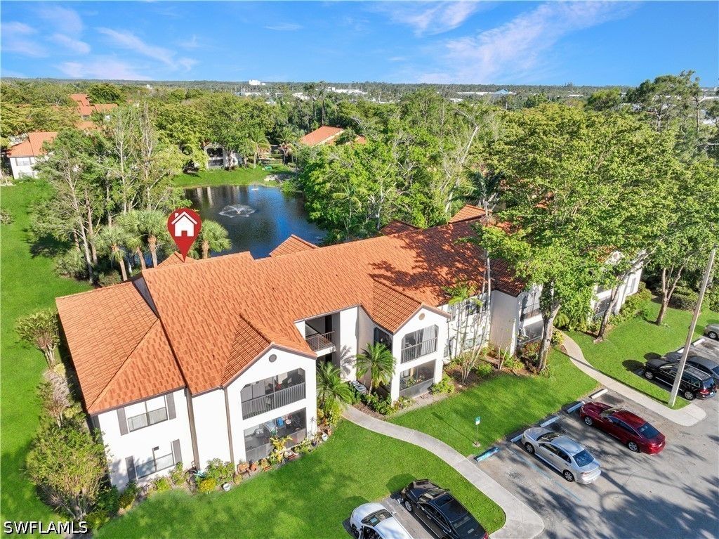 2058 Arbour Walk Cir 322, Naples