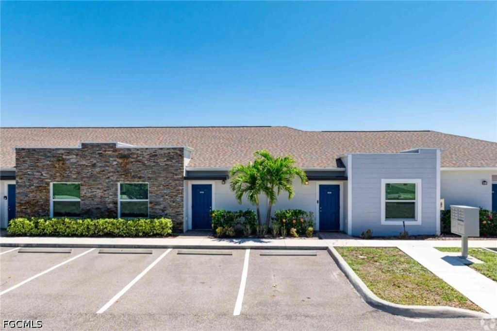 3409 Sw 8th Pl 105, Cape Coral