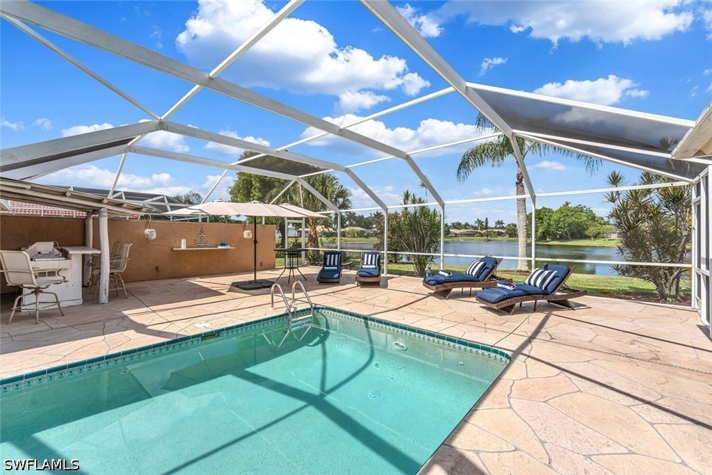 929 Marble Dr, Naples