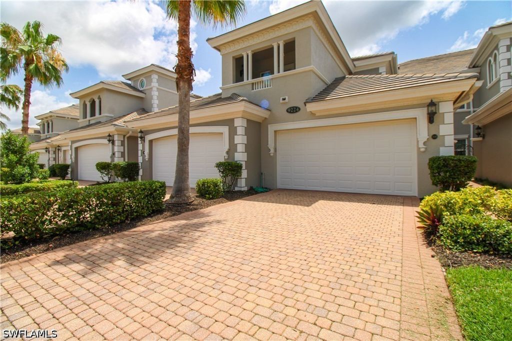 9224 Campanile Cir 203, Naples