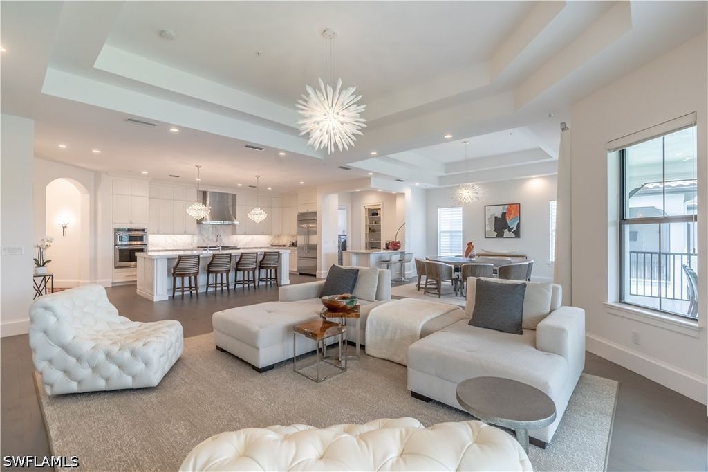 16366 Corsica Way 201, Naples