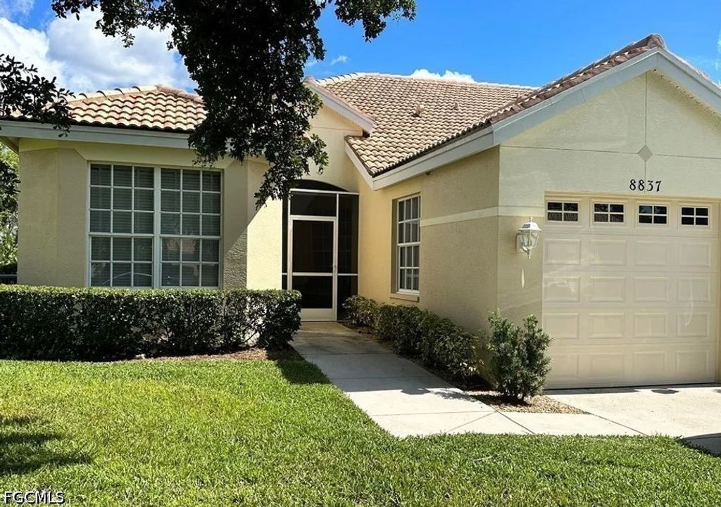 8837 E Bay Cir, Fort Myers