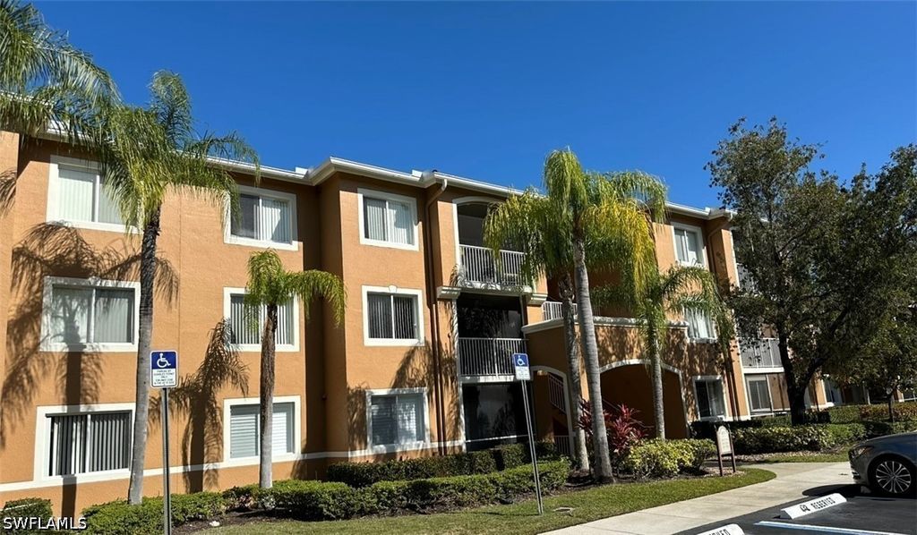 1875 Florida Club Dr 7309, Naples