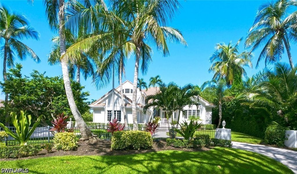 2540 Half Moon Walk, Naples