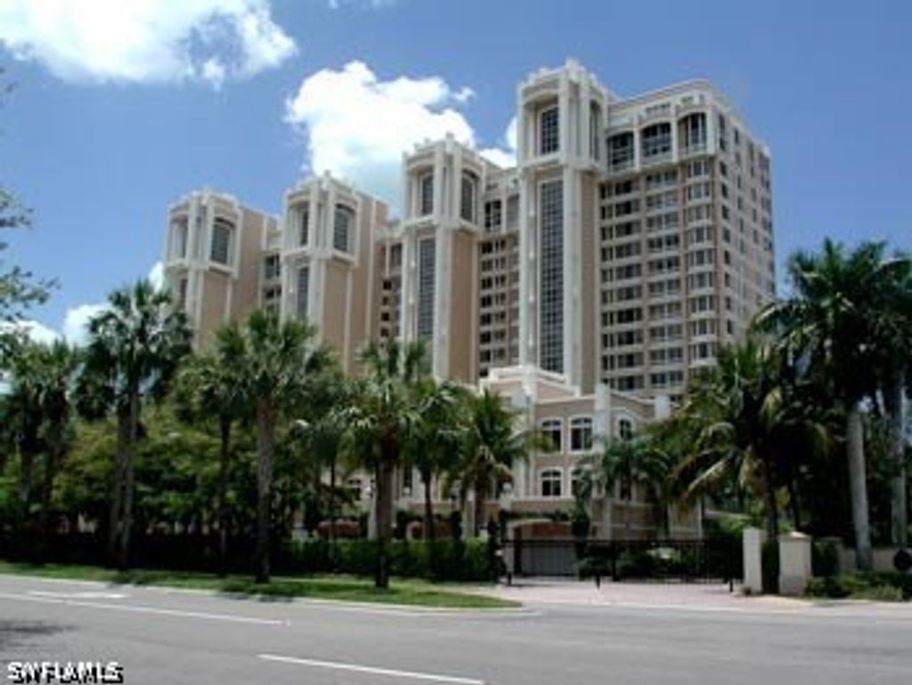 7117 Pelican Bay Blvd 1202, Naples
