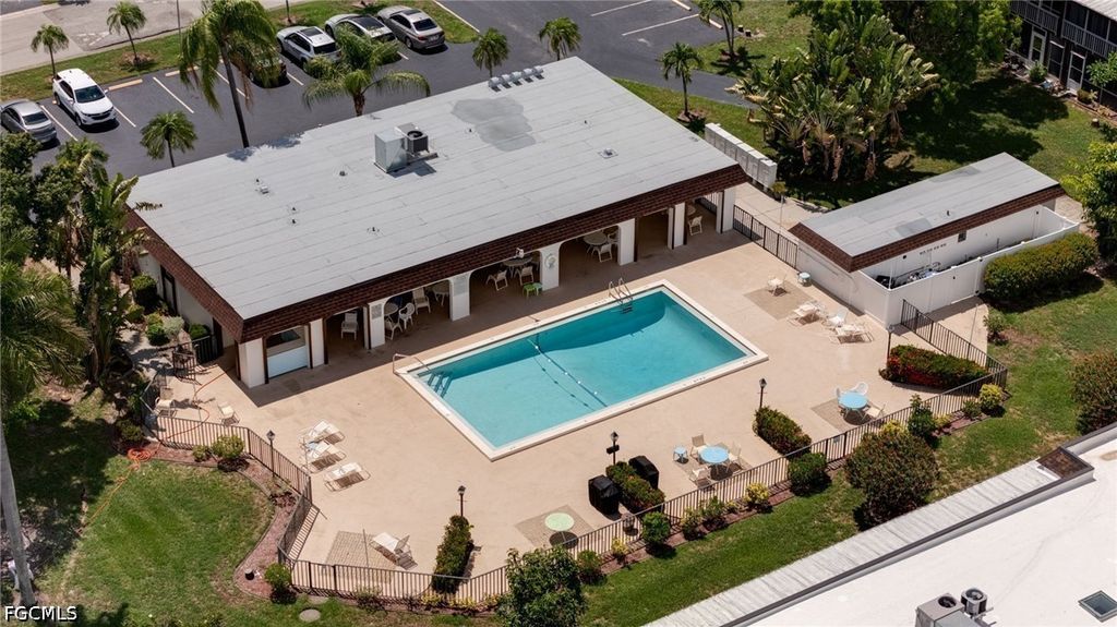2828 Jackson St M5, Fort Myers
